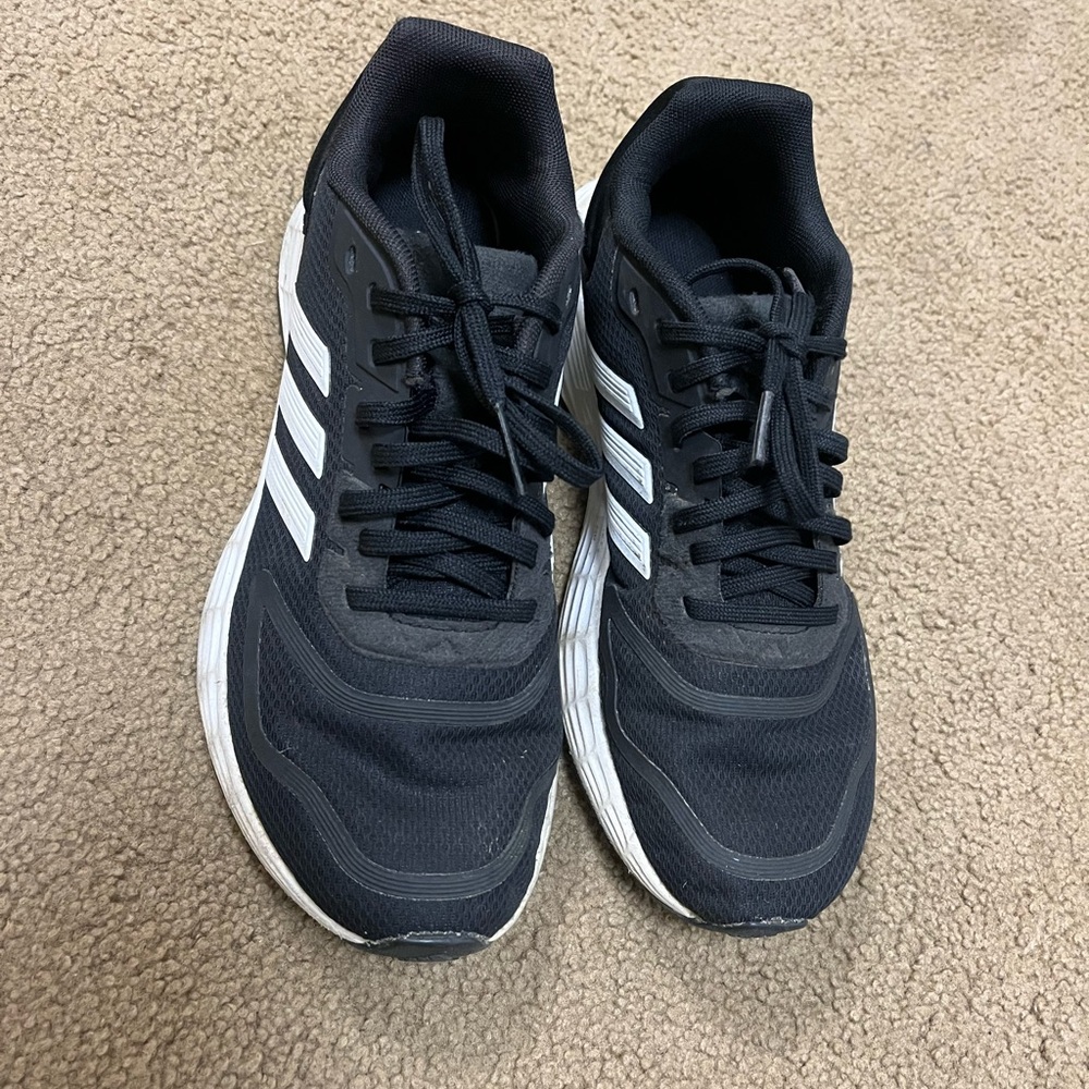 Boys adidas sneakers size 3.5 grade school used